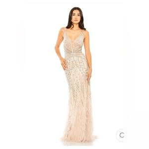 Mac Duggal EMBELLISHED FEATHER DETAIL HEM GOWN size 4